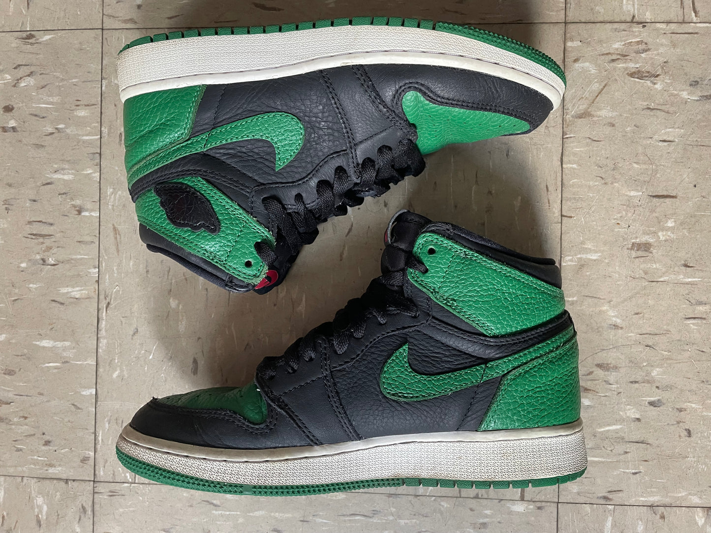 Jordan 1 Retro High OG GS Pine Green 2.0 Basketball Shoes